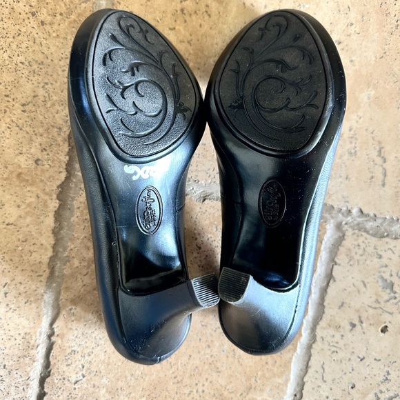 EuroSoft by Soffit black, 3 inch heels. New without tags. - Picture 5 of 5